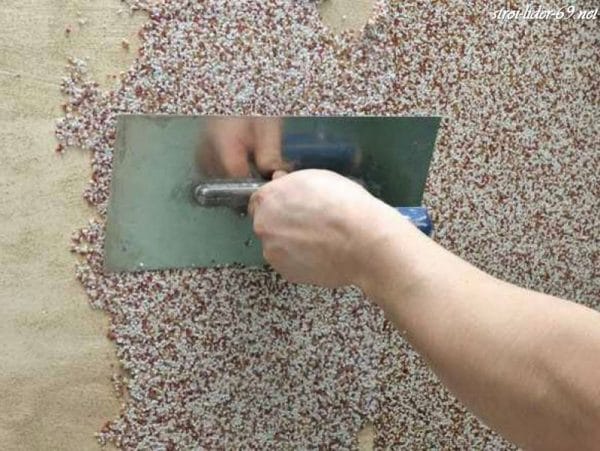 Teknologi memohon plaster marmar - kaedah manual