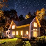 Belle maison de campagne la nuit