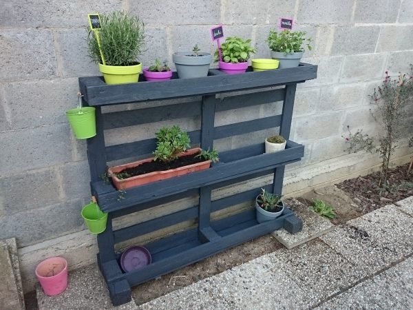 Wooden shelf for flower pots