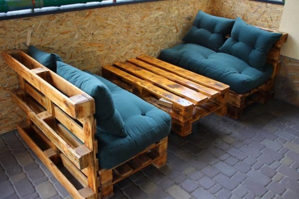 Sofa và bàn làm từ pallet