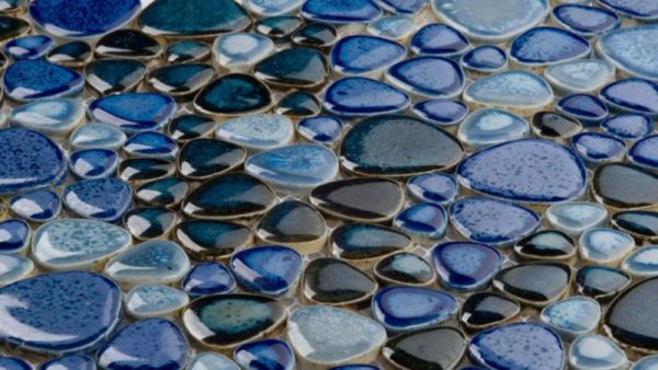 Table top decor with sea stones