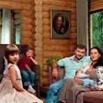 Mikhail Porechenkov with his family in his house