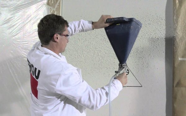 Plaster spray gun