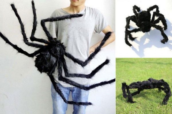 Plush spider