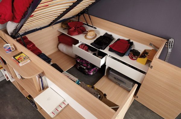 Wardrobe bed with storage