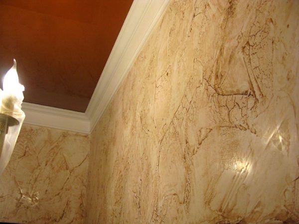 Plaster hiasan Venetian