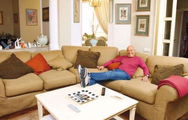 Pozner living room table made of wooden chest