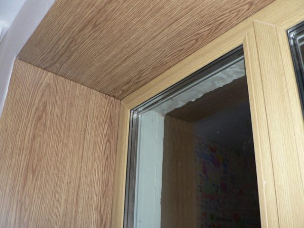 Laminate window sill finish