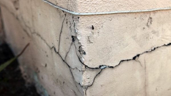 Foundation crack