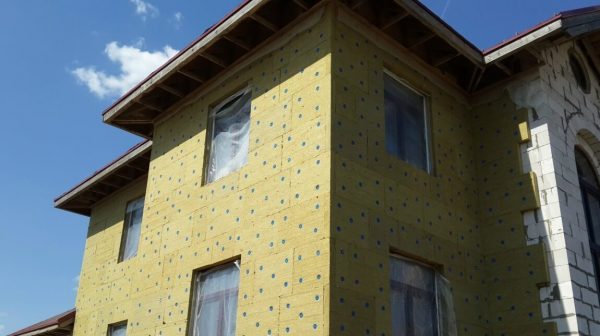 Facade insulation