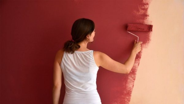 Wall painting with acrylic paint