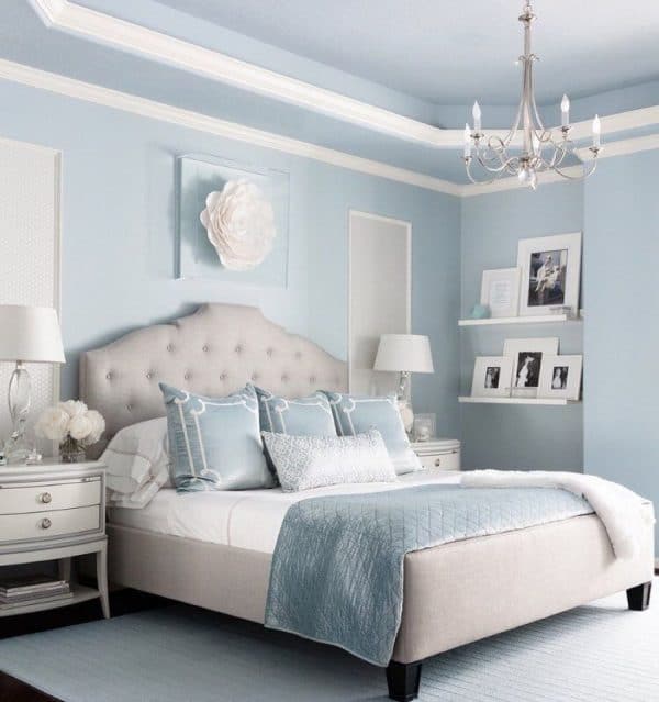 Bedroom in blue tones.