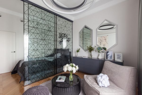 Tempered glass decorative partition