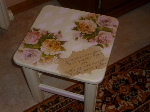 Taborety do decoupage