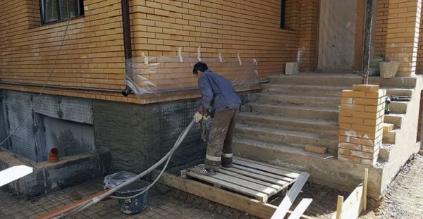 Pour les travaux en extérieur, des composés résistants au gel sont utilisés.