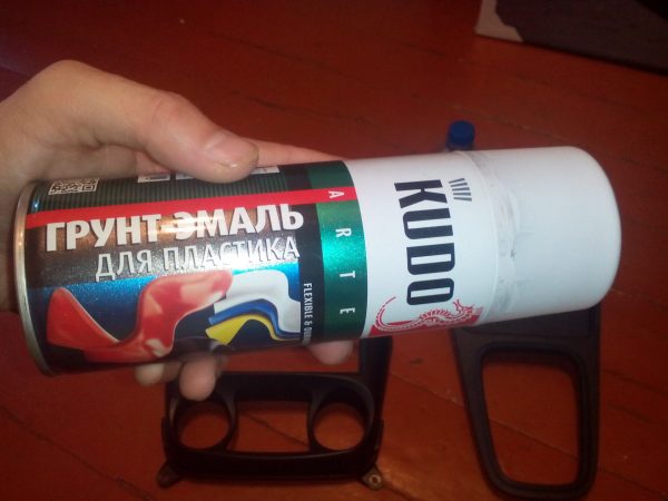 Spray paint for plastic