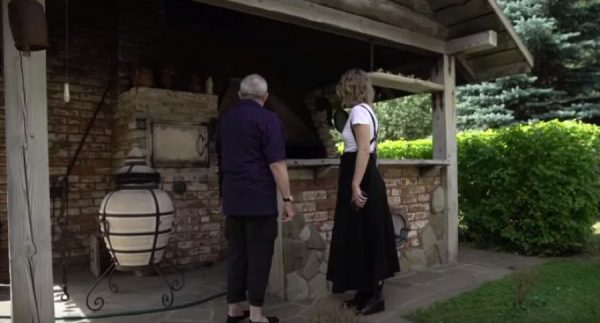 Aire de barbecue sur le territoire de la maison Andrei Makarevich