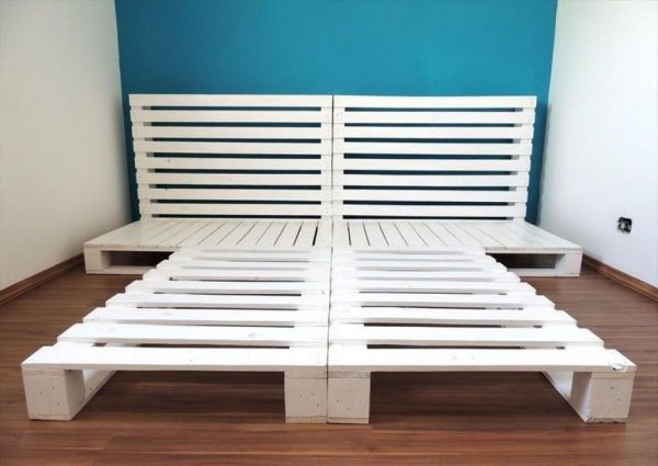 Frame for a bed of cargo pallets (pallet)