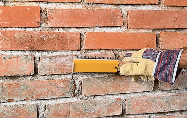 Preparing a brick wall for plaster